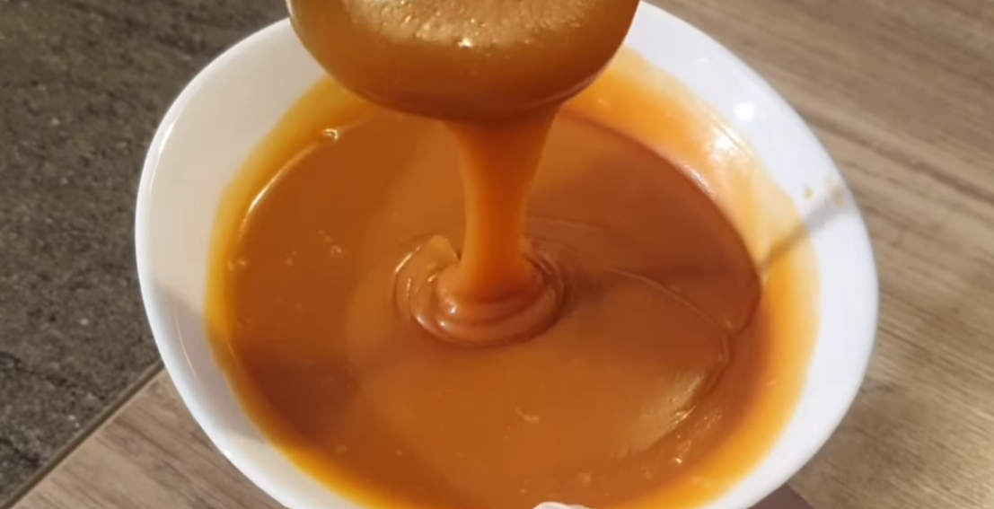 Learn how to fix crystallized caramel and make smooth caramel frosting with our step-by-step guide. Perfect for cakes, cupcakes, and drizzles.